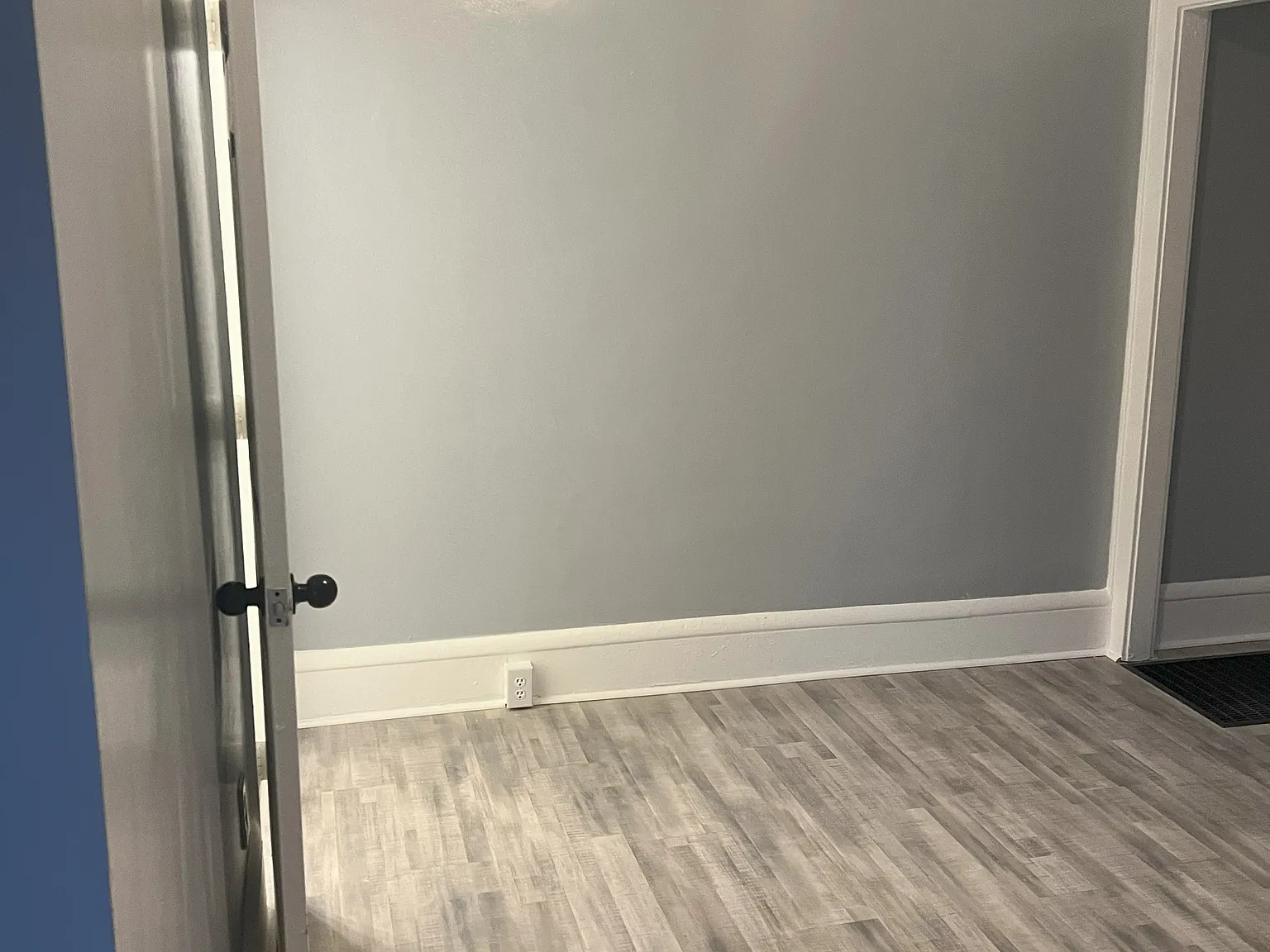 1 bed, 900 sqft, $950 — Photo 4