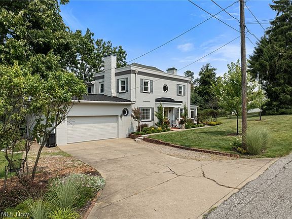 3rd image of 103 Pine Knoll Ter