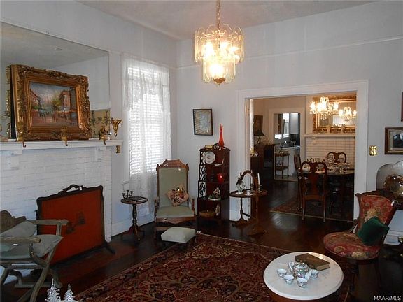 2nd image of 2118 Saint Charles Ave