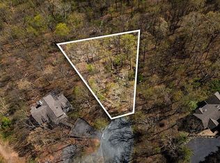 Rosebay Ln, Roseland, VA 22967