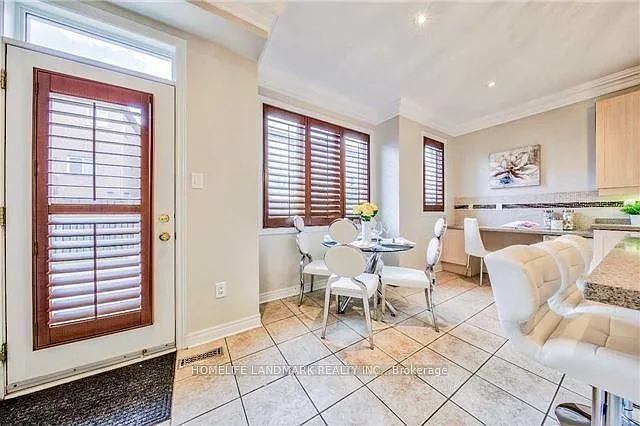 135 Rushworth Dr — Photo 5