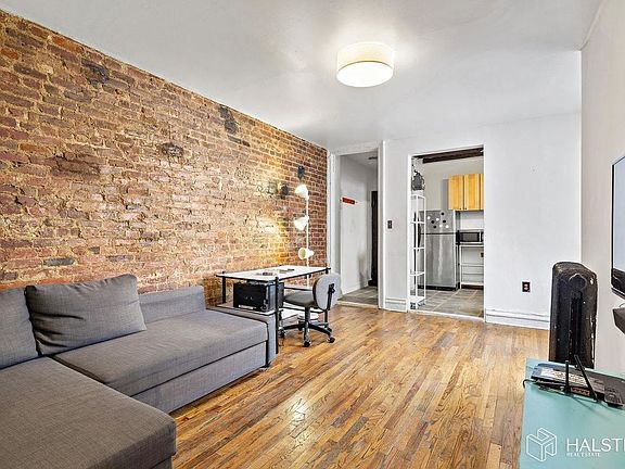 2nd image of 258 W 117th St APT 42W