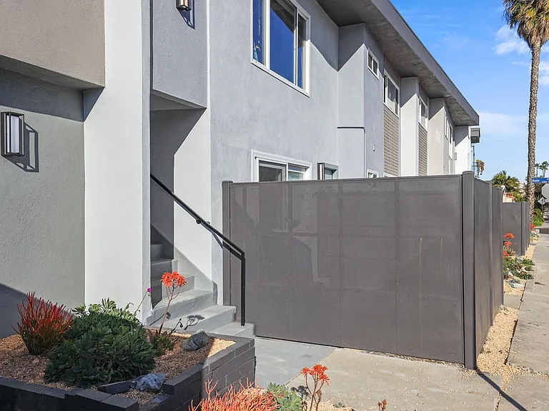 8777 Cadillac Avenue Apartments — Photo 68
