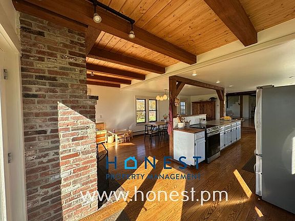 3rd image of 507 Jones Woods Rd