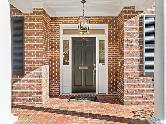 4th image of 943 N Alhambra Dr