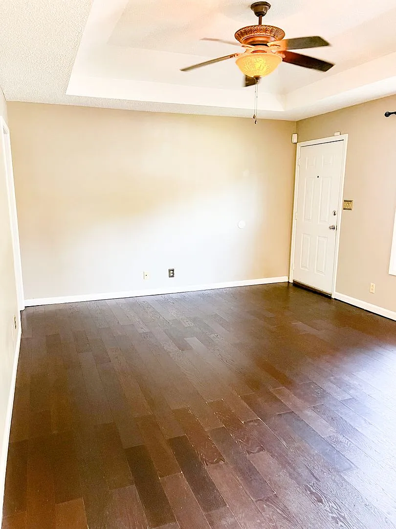 3 Bedroom 2 Bathroom Home in Well Established Neighborhood! — Photo 3