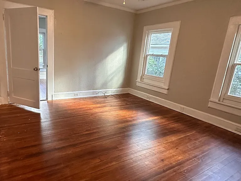 1284 Hillyer Ave — Photo 10