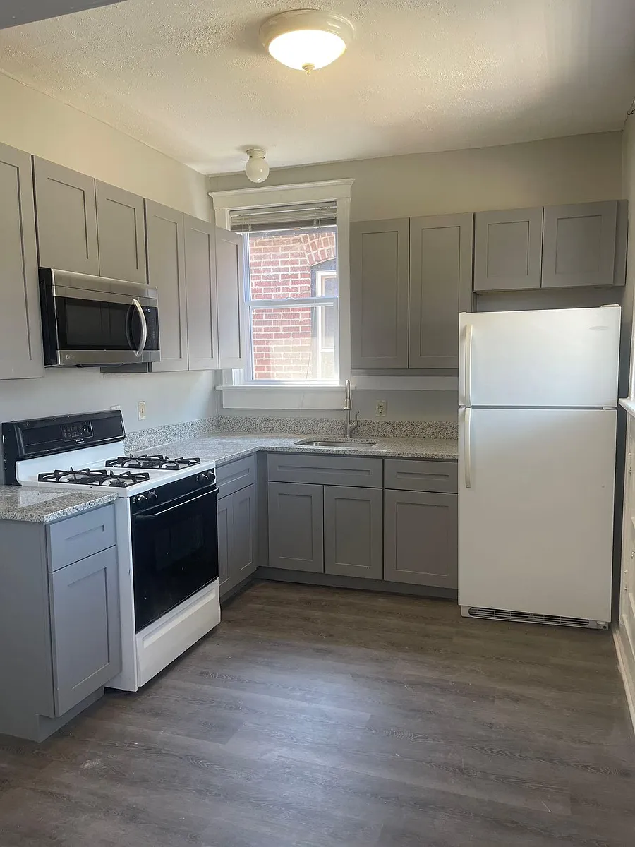 kitche - 721 Leland Ave #UPPER