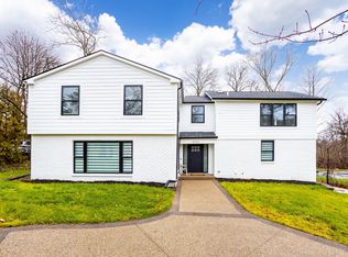 4033 Harbor Vista Dr, Orchard Lake, MI