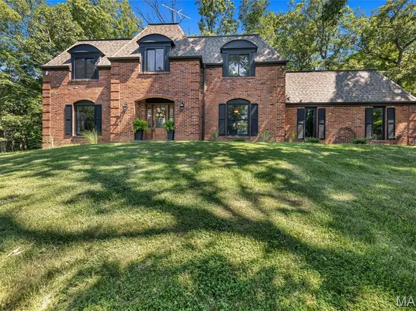 5 Dogwood Trl, Pacific, MO 63069