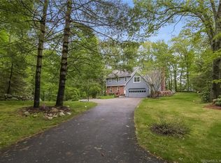 50 Bobbys Ct, Ridgefield, CT 06877