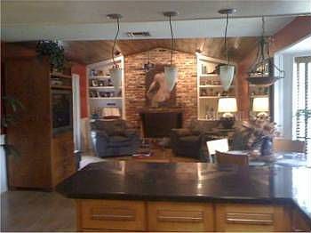 4th image of 310 Valley Dr