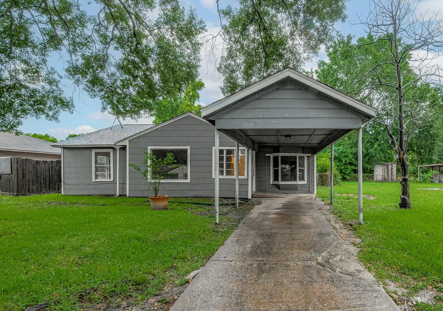 Affordable spacious 4bed/2bath single-family house! — Photo 1