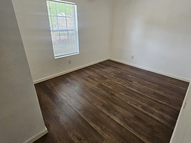 2nd bedroom or office