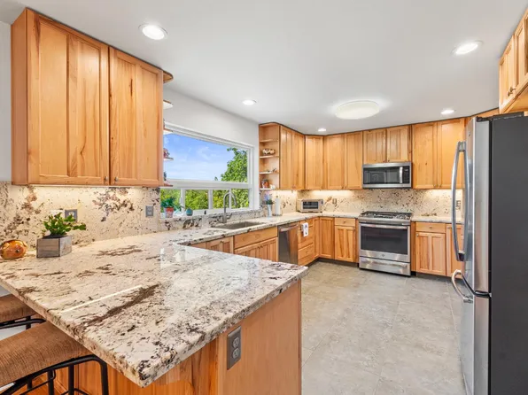 207 Snowberry Ct, Murphys, CA 95247