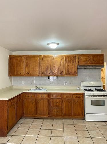 1st image of 50 Bennett Ave #1