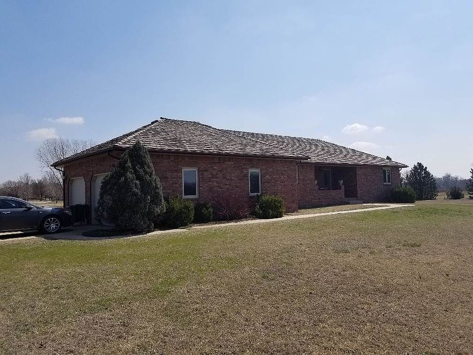 1st image of 1154 N Victor Dr