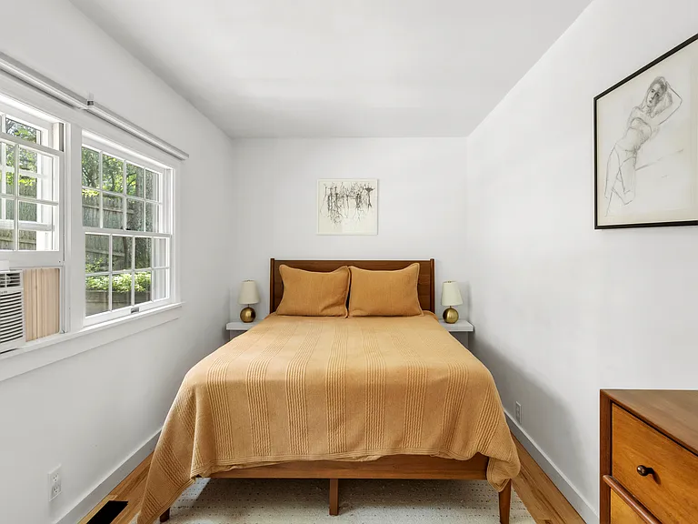 10 Spring Ln — Photo 8