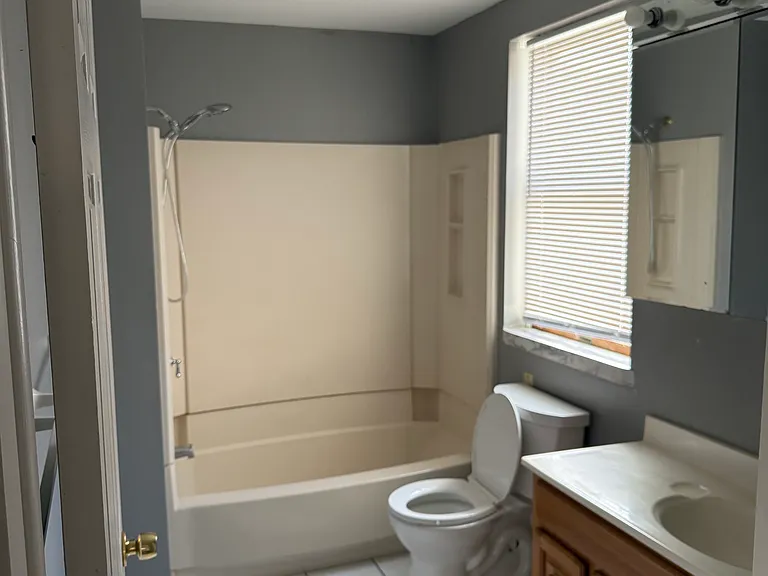 1054 Ridge Ave — Photo 7