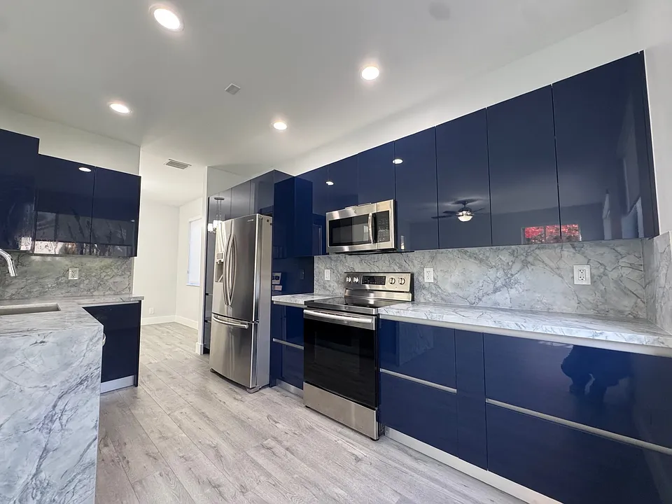 4319 Greenbriar Ln