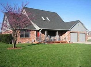 105 Carnation Ct, Trafalgar, IN 46181