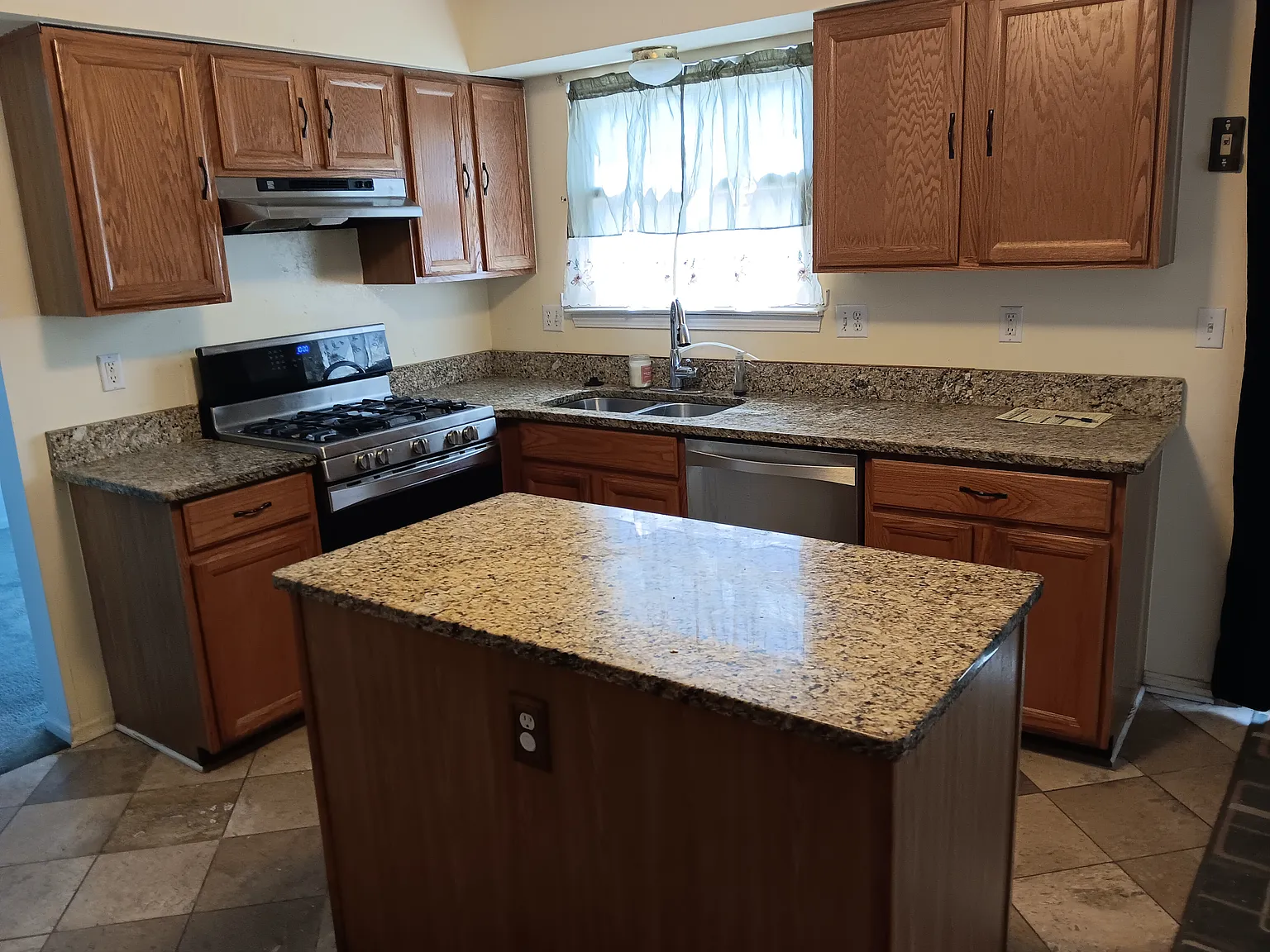 3354 Turnberry Ln — Photo 4