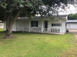 6120 Hogaboom Rd, Groves, TX 77619