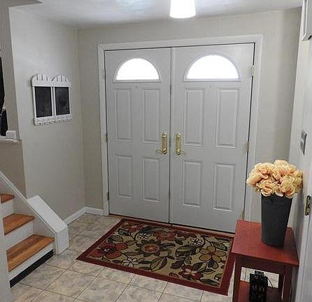 2nd image of 3904 Glencoe Ct