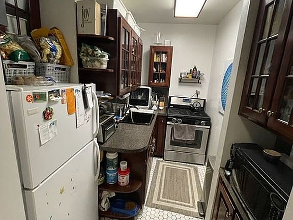 5th image of 200 W 78th St APT 2A