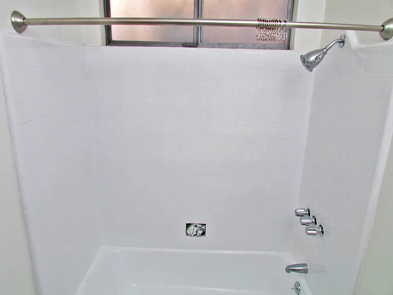 11511 Rochester Ave #11 — Photo 20
