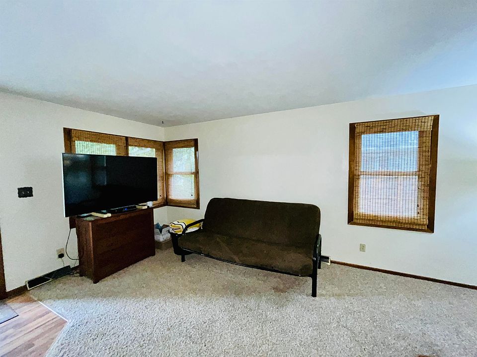 1903 Roberts St, Yankton, SD 57078 MLS 115891 Zillow