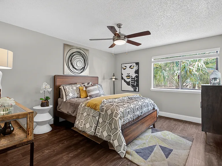 The Landing at East Mil Apartments — Photo 9