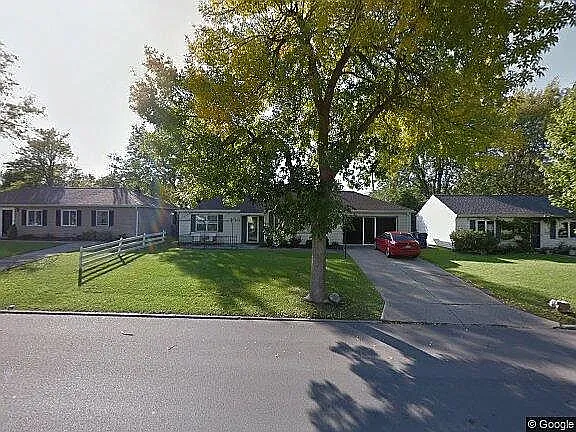 416 Campus Dr photo 1