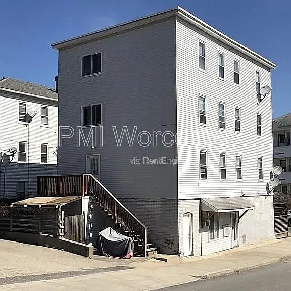 174 Ingleside Ave #1 — Photo 2