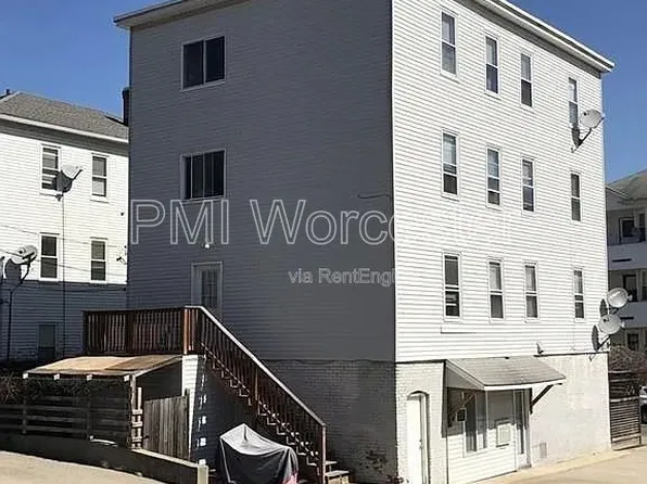 174 Ingleside Ave APT 1, Worcester, MA 01604