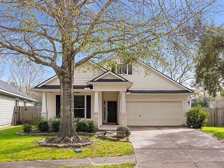 15823 Stiller Park Dr — Photo 1