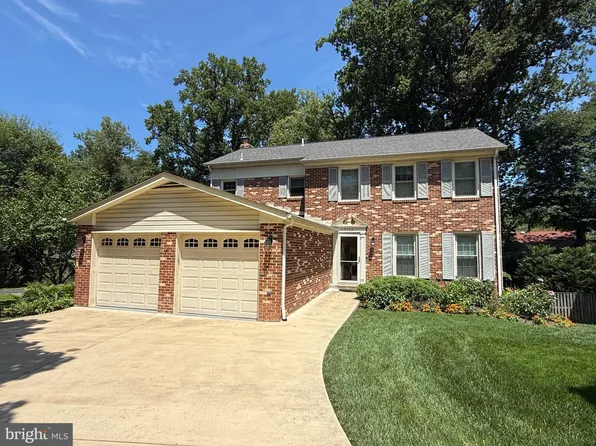 9552 Grand Oaks Ct, Vienna, VA 22181