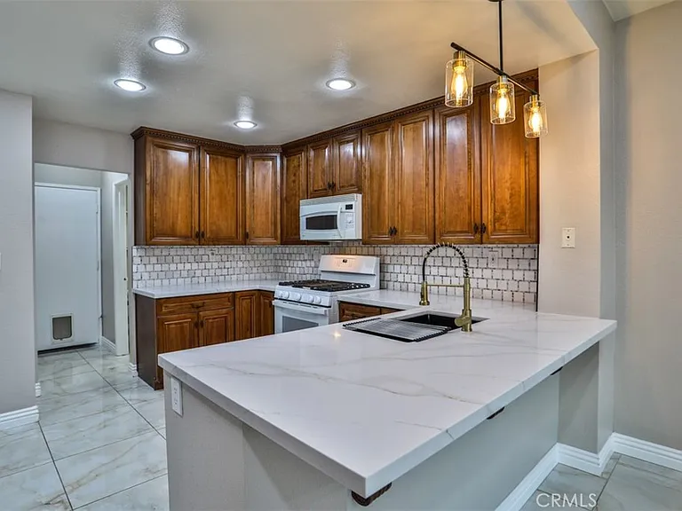 176 Calle Renata — Photo 35