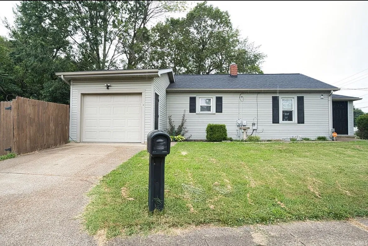 2301 Vann Ave — Photo 1