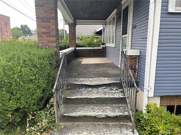 2nd image of 118 Watervliet Ave