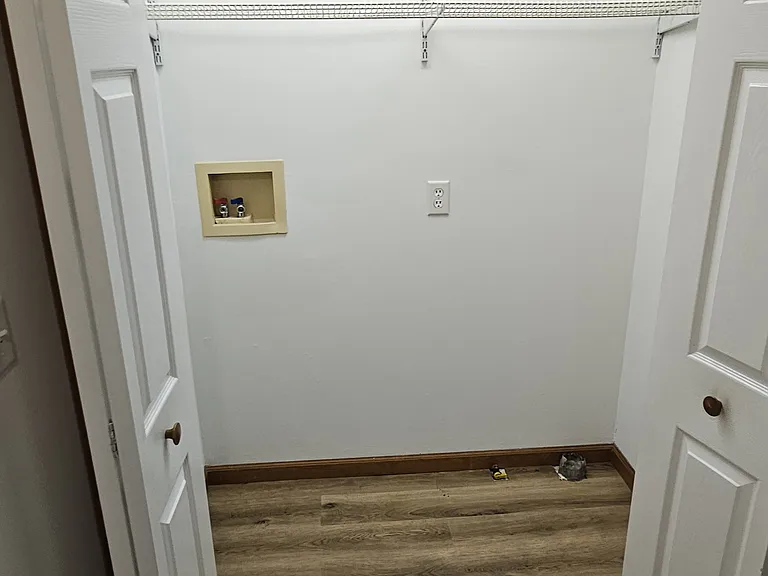 103 E Little St #B — Photo 5