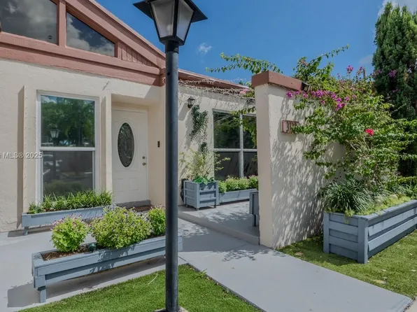 3128 NW 84th Way, Sunrise, FL 33351