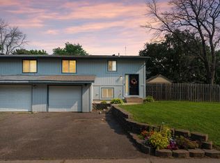 1347 Willow Lake Blvd, Vadnais Heights, MN 55110