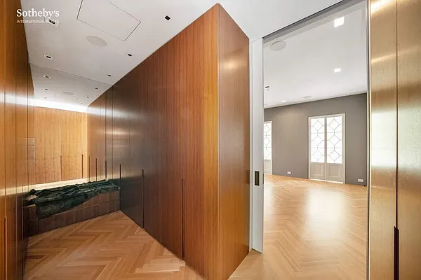 Sold by Sotheby's International Realty | media 20