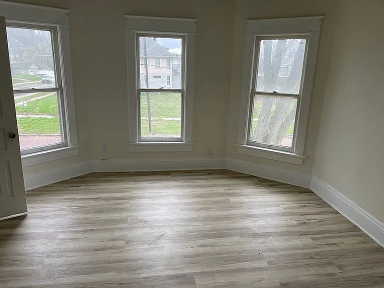 4503 8th Ave #UPPER — Photo 1