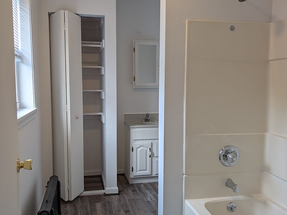 1st image of 1022 Pearl St APT 3