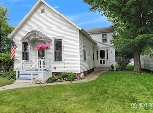208 N Gaylord Ave, Ludington, MI 49431