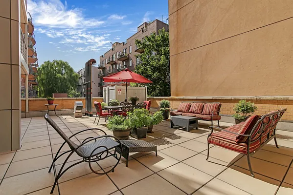 Rented by Compass | media 9