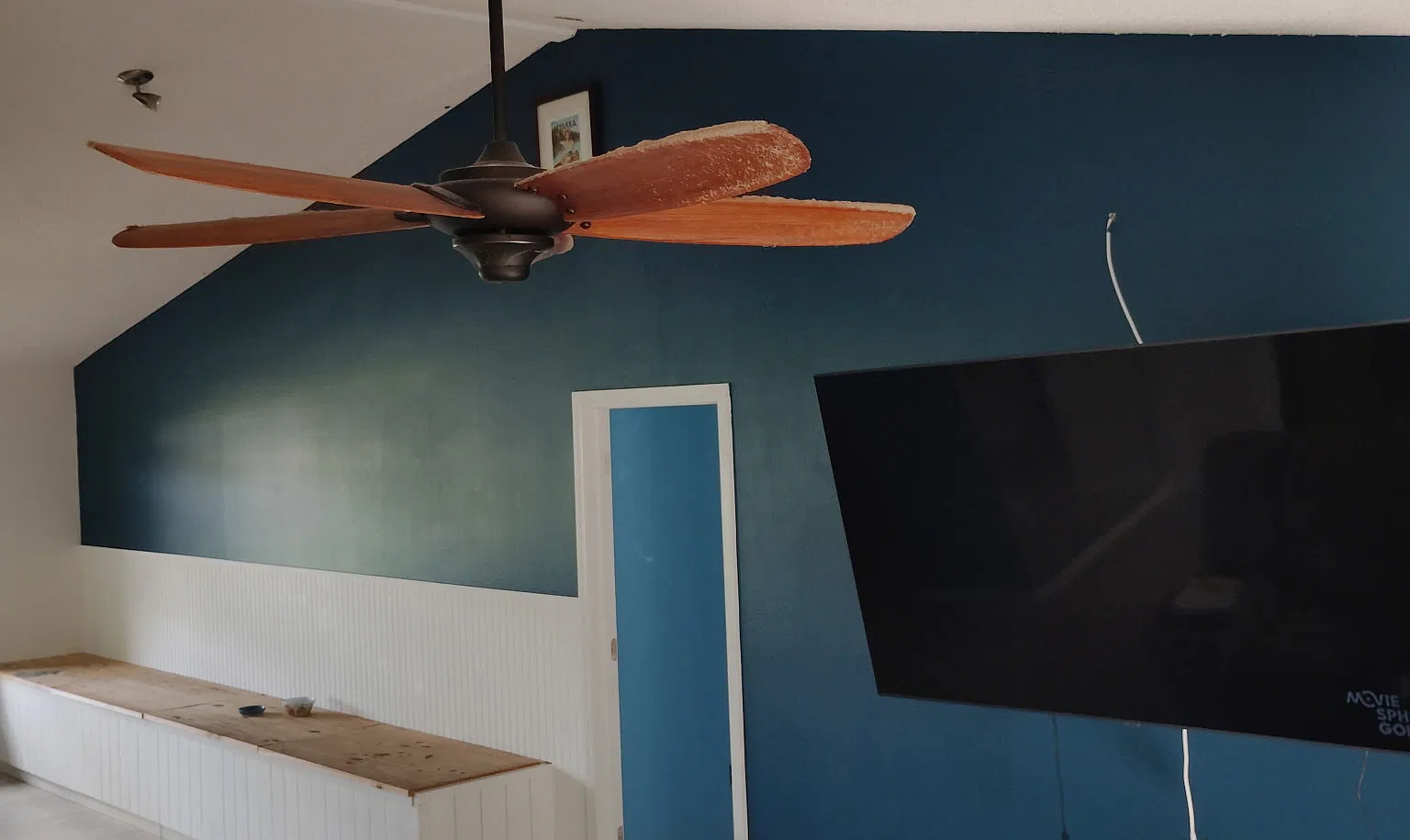 3 bed, 2400 sqft, $3,000 — Photo 2
