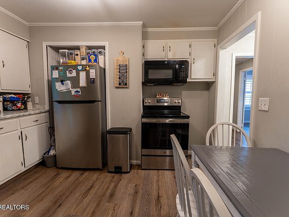 3rd image of 122 Gibson White Cir